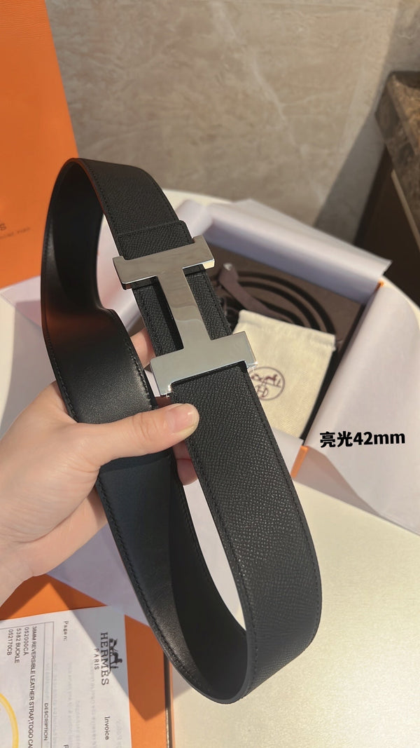 CINTURA HM CONSTANCE CON FIBBIA E CINTURINO REVERSIBILE IN PELLE NERA 42 MM