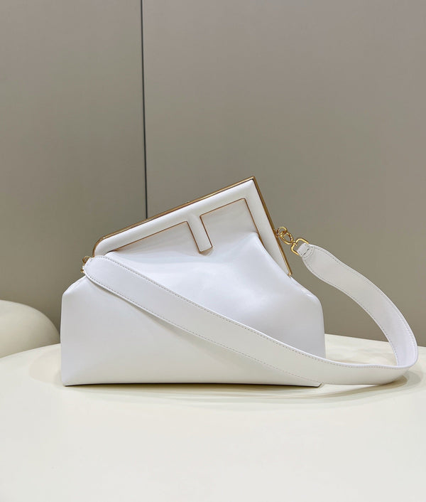 BORSA FENDI FIRST SMALL 32 IN PELLE NAPPA BIANCA CON FERRAMENTA ORO