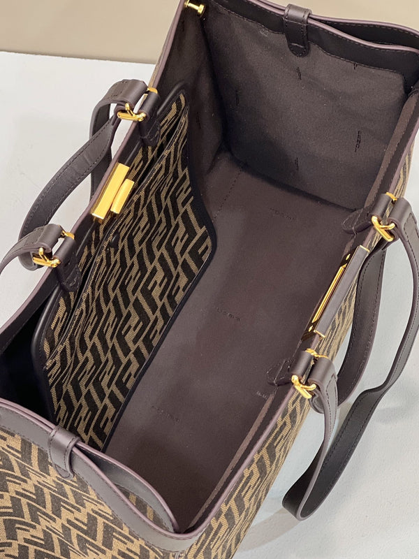 BORSA FENDI TOTE 41 IN TELA MONOGRAMMA MARRONE MIX NERO E FERRAMENTA ORO