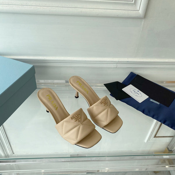 Sandalo con tacco Pra 65 suola a punta in pelle beige trapuntata