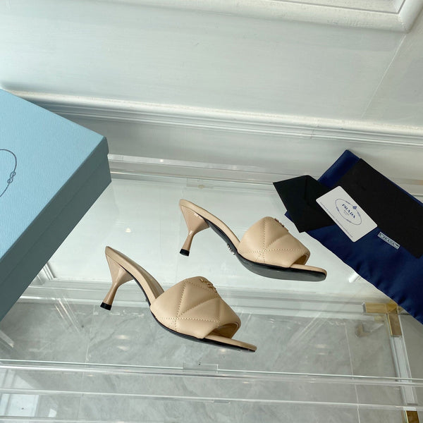 Sandalo con tacco Pra 65 suola a punta in pelle beige trapuntata
