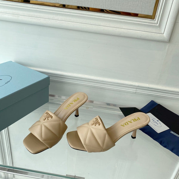 Sandalo con tacco Pra 65 suola a punta in pelle beige trapuntata