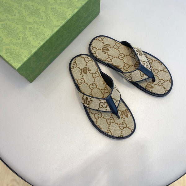 Sandali infradito da uomo GG x Adidas in tela marrone 558907