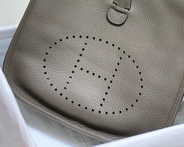 Evelyne 29cm Marrone Scuro Togo Shw
