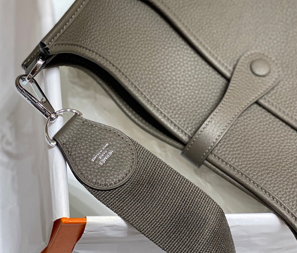 Evelyne 29cm Marrone Scuro Togo Shw