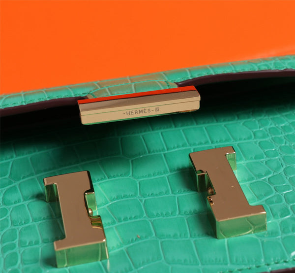 HM CONSTANCE 23 MALACHITE GREEN CROCODILE EMBOSSED CALFSKIN GOLD HARDWARE