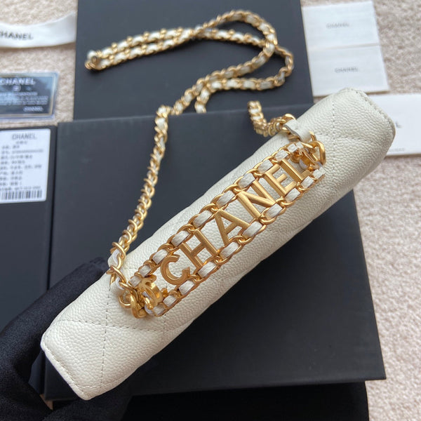 Borsa con patta con logo CC 20 cm Bianco Caviale GHW 235169
