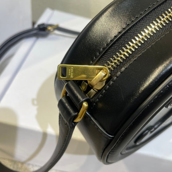 BORSA OVALE 20 IN PELLE DI VITELLO NERA