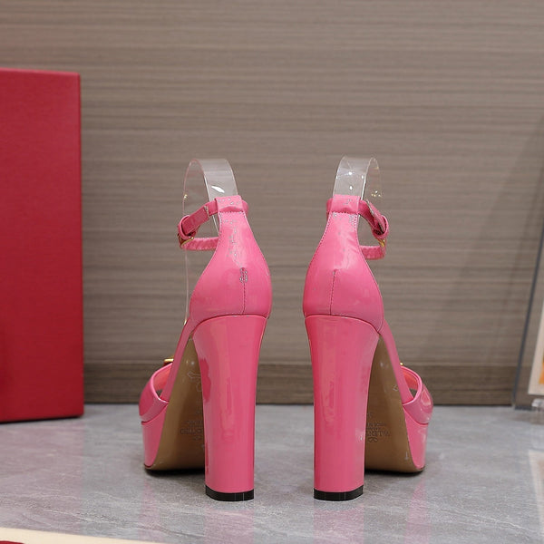 Décolleté con punta aperta e borchia in pelle verniciata oro rosa 130 mm