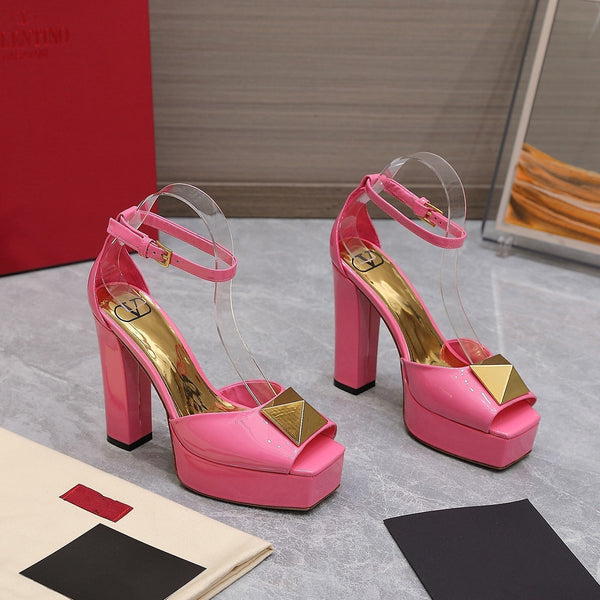 Décolleté con punta aperta e borchia in pelle verniciata oro rosa 130 mm