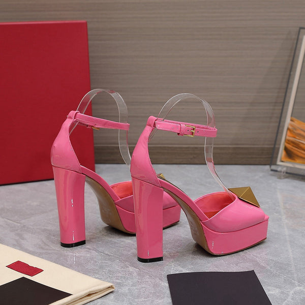 Décolleté con punta aperta e borchia in pelle verniciata oro rosa 130 mm