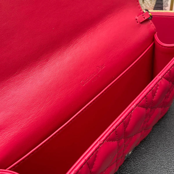 BORSA CARO SLIM POUCH 21 IN PELLE DI VITELLO ROSSO CILIEGIA