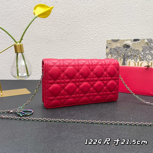 BORSA CARO SLIM POUCH 21 IN PELLE DI VITELLO ROSSO CILIEGIA