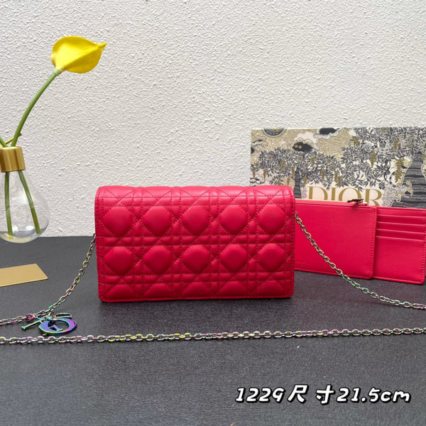 BORSA CARO SLIM POUCH 21 IN PELLE DI VITELLO ROSSO CILIEGIA