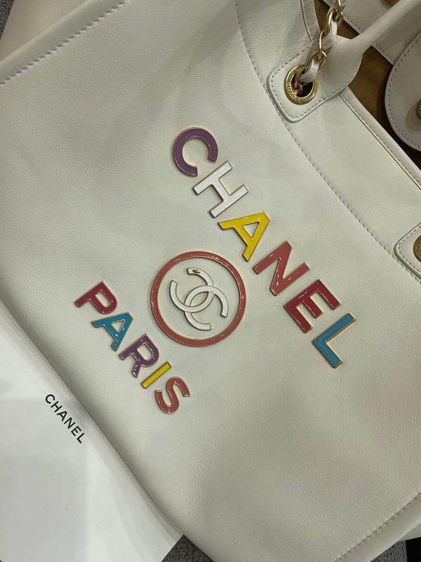 BORSA CC DEAUVILLE TOTE 39CM IN PELLE DI VITELLO BIANCA CON LOGO MULTICOLORE