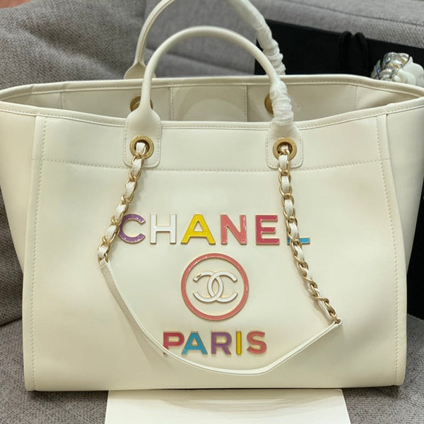 BORSA CC DEAUVILLE TOTE 39CM IN PELLE DI VITELLO BIANCA CON LOGO MULTICOLORE