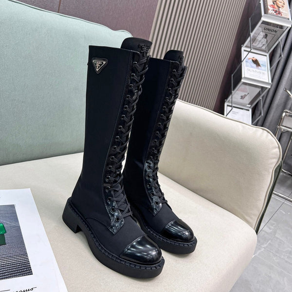 STIVALI AL GINOCCHIO CON LACCI IN DENIM NERO E FODERA IN PELLE DI MONTONE