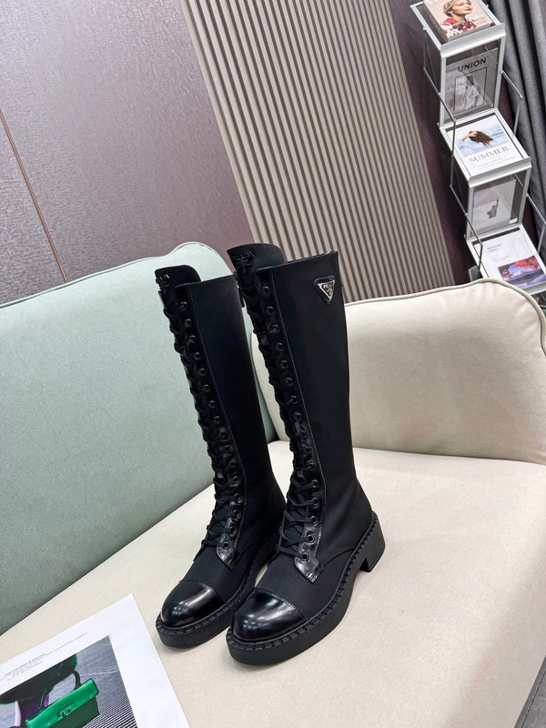 STIVALI AL GINOCCHIO CON LACCI IN DENIM NERO E FODERA IN PELLE DI MONTONE