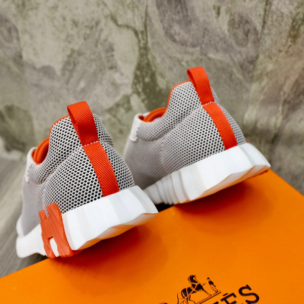 HM BOUNCING SNEAKER CLOUD AND ORANGE BREATHABLE FABRIC