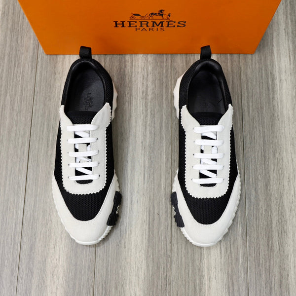 HM BOUNCING SNEAKER BLACK AND CLOUD BREATHABLE FABRIC