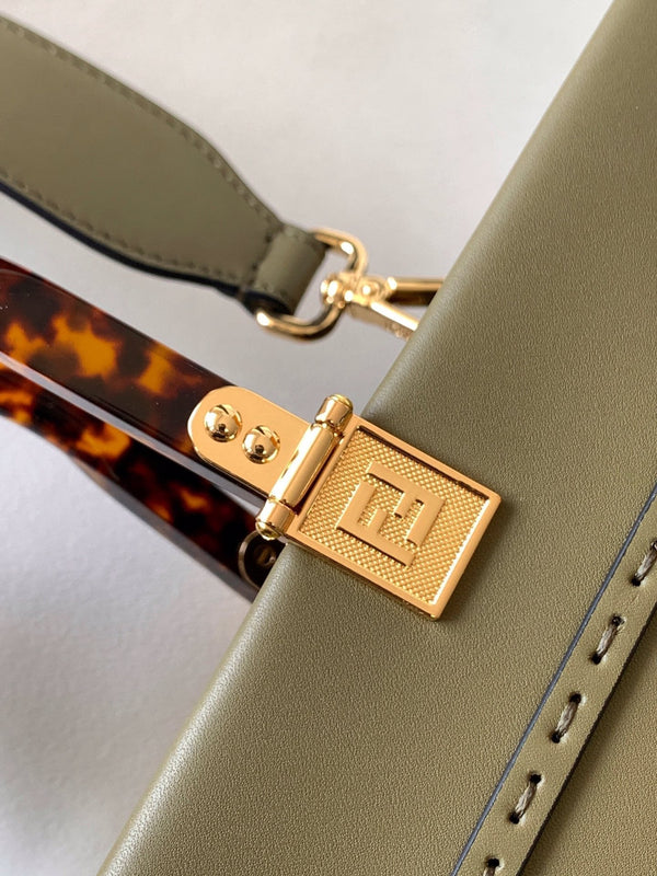 Borsa media Fend Sunshine 35 in pelle oliva 
