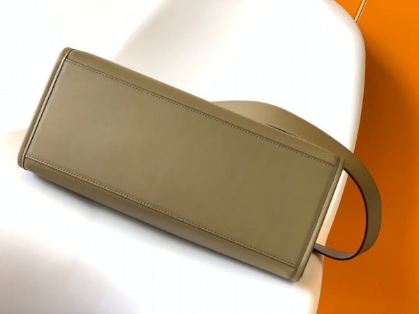 Borsa media Fend Sunshine 35 in pelle oliva 