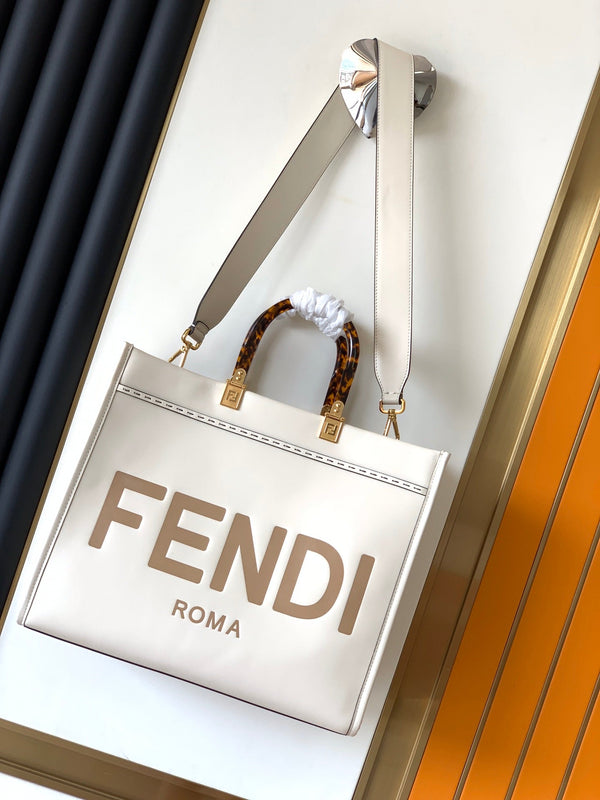 Borsa Fend Sunshine Medium 35 in pelle bianca 