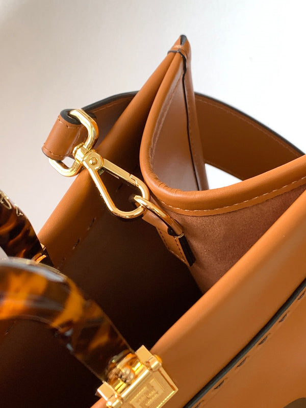 Borsa media Fend Sunshine 35 in pelle marrone chiaro 