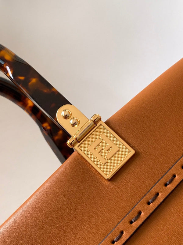 Borsa media Fend Sunshine 35 in pelle marrone chiaro 