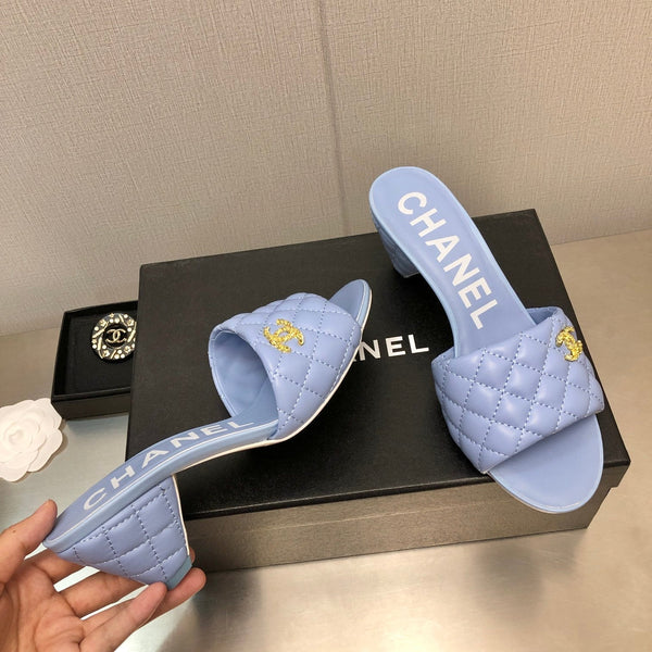 SANDALI TRAPUNTATI A ROMBI DA 6 CM IN PELLE DI AGNELLO BLU CAROLINA