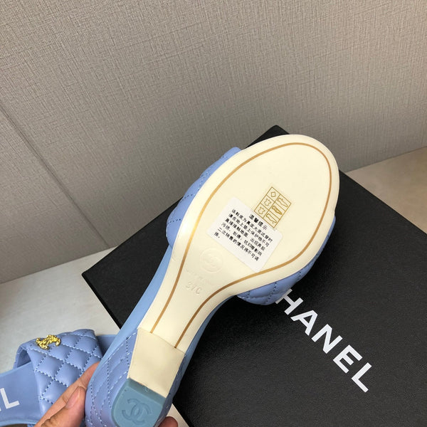 SANDALI TRAPUNTATI A ROMBI DA 6 CM IN PELLE DI AGNELLO BLU CAROLINA