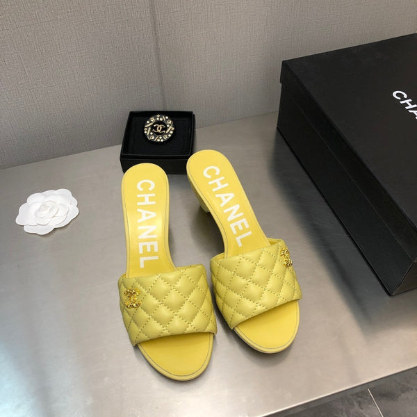 SANDALI TRAPUNTATI A ROMBI DA 6 CM IN PELLE DI AGNELLO GIALLO BRILLANTE