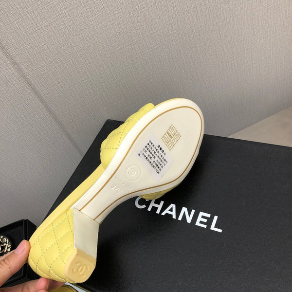 SANDALI TRAPUNTATI A ROMBI DA 6 CM IN PELLE DI AGNELLO GIALLO BRILLANTE