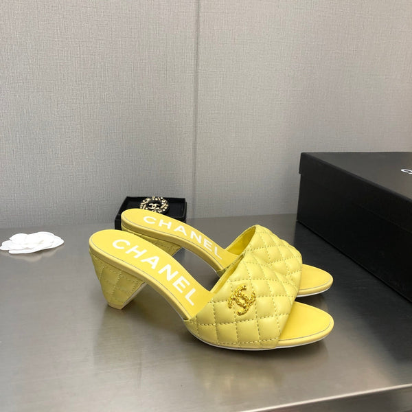 SANDALI TRAPUNTATI A ROMBI DA 6 CM IN PELLE DI AGNELLO GIALLO BRILLANTE