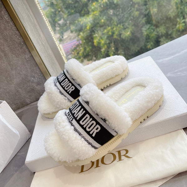 CD 25 Flat Slippers White Black Wool 395565