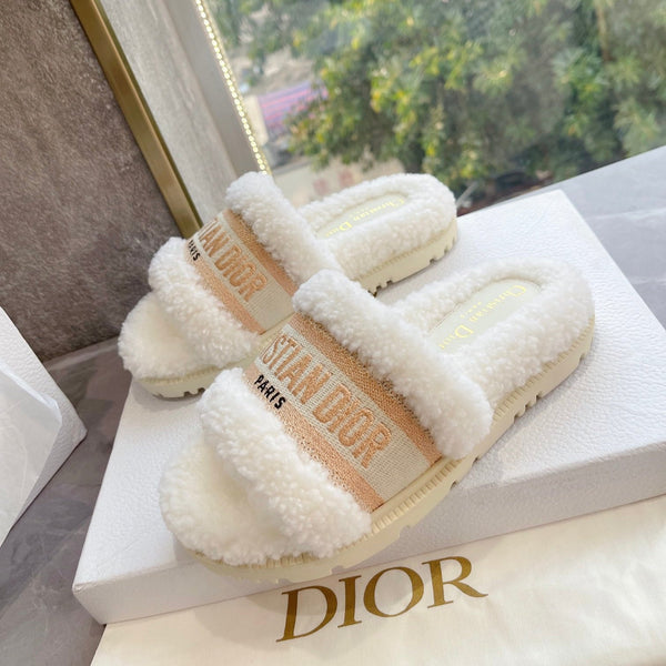CD 25 Flat Slippers White Beige Wool 395567