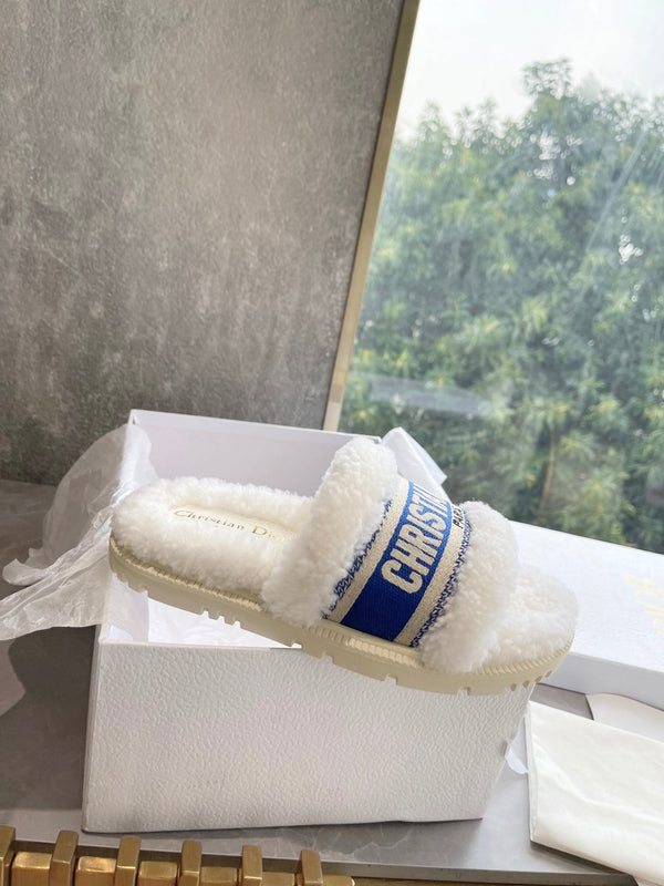 CD 25 Flat Slippers White Blue Wool 395569