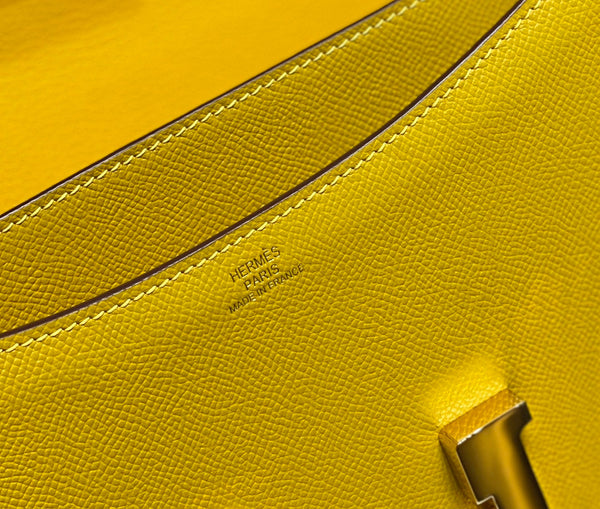constance 24 in pelle gialla Epsom con finiture dorate