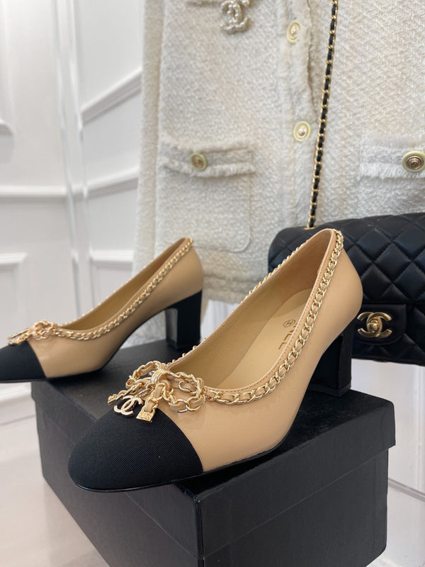 Scarpe con tacco alto CC 65mm Beige con catena a farfalla in pelle di agnello