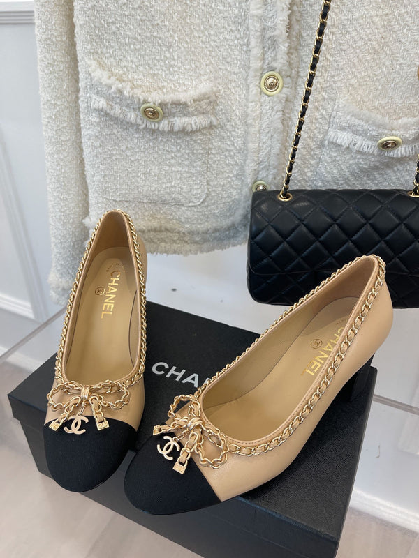 Scarpe con tacco alto CC 65mm Beige con catena a farfalla in pelle di agnello