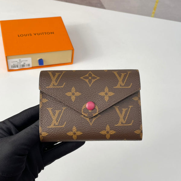 Portafoglio LV M41938 Victorine in tela monogramma marrone viola-rosso 221673