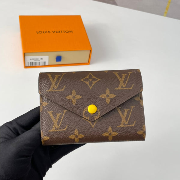 Portafoglio LV M41938 Victorine in tela monogramma marrone giallo 221674