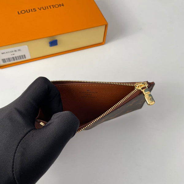 LV M64038 Porta carte e monete in tela monogramma marrone 221506