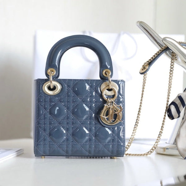 LADY 17 IN BLU EGEO CON MOTIVO CANNAGE