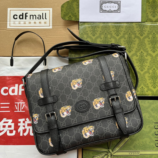 BORSA A MESSAGGIO CON STAMPA TIGRE 28 IN TELA NERA E FINITURE IN PELLE