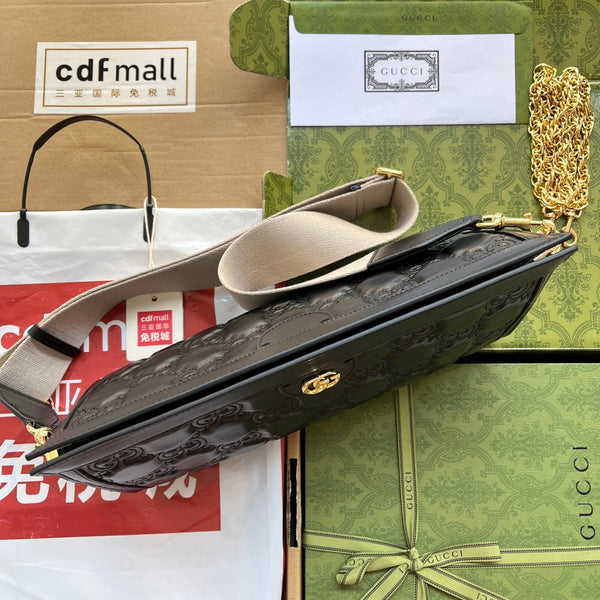 BORSA A TRACOLLA MATELASSÉ 32 IN PELLE DI VITELLO GOFFRATA NERA E FERRAMENTA ORO