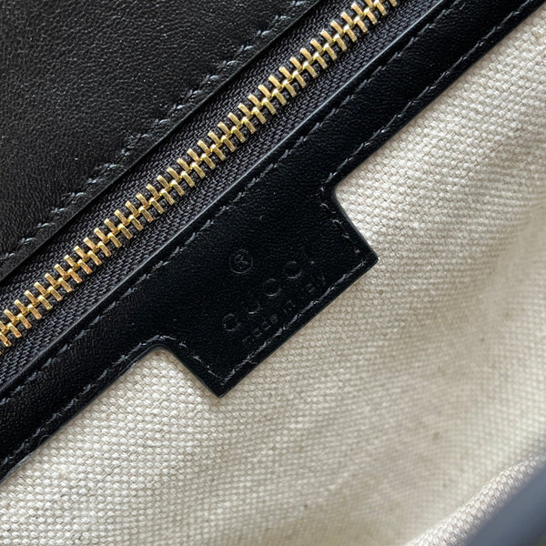 BORSA A TRACOLLA MATELASSÉ 32 IN PELLE DI VITELLO GOFFRATA NERA E FERRAMENTA ORO
