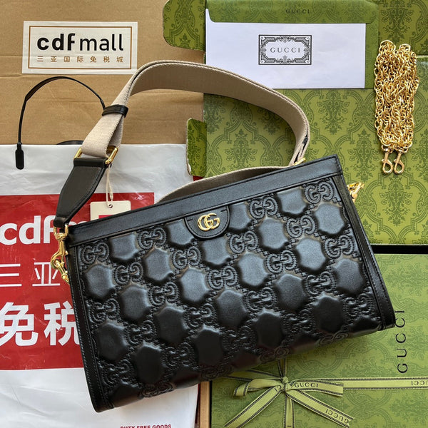 BORSA A TRACOLLA MATELASSÉ 32 IN PELLE DI VITELLO GOFFRATA NERA E FERRAMENTA ORO