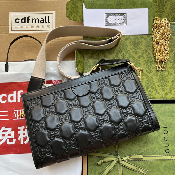 BORSA A TRACOLLA MATELASSÉ 32 IN PELLE DI VITELLO GOFFRATA NERA E FERRAMENTA ORO