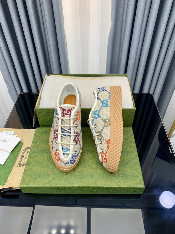 SNEAKER GG UNIQUE IN TELA BEIGE CON SUOLA SPESSA E MOTIVO